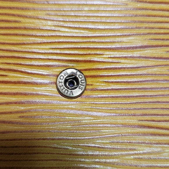 LOUIS VUITTON Vintage 1994 Elise Wallet - Picture 7 of 14